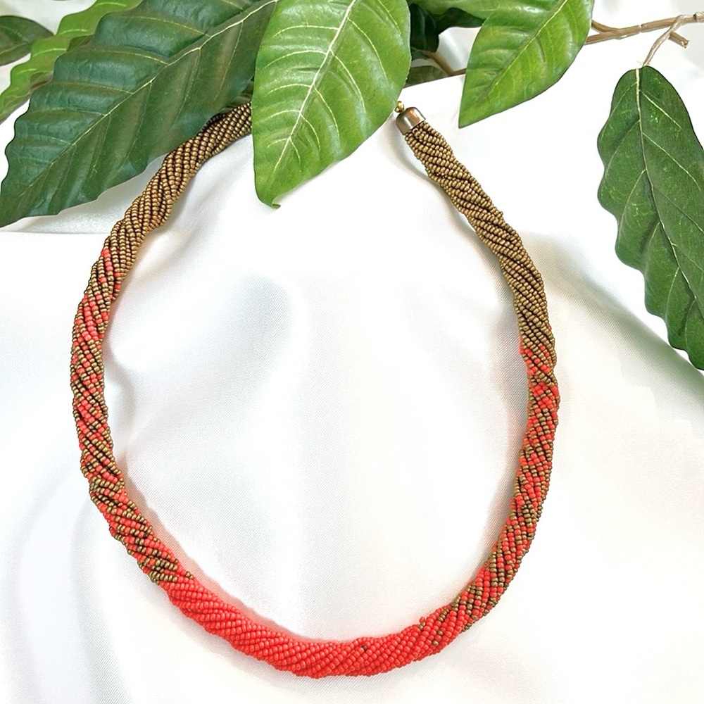 THE LIMITED ORANGE TWIST BEAD NECKLACE